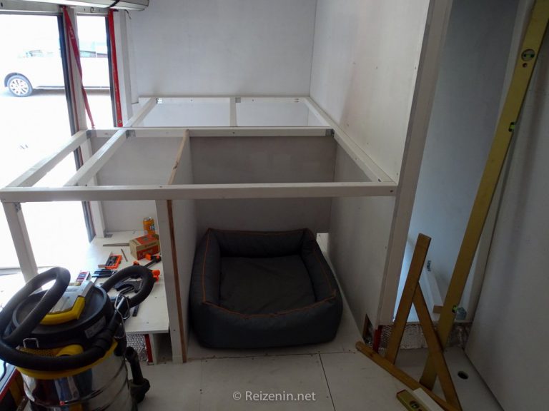 Camper bouwen bed