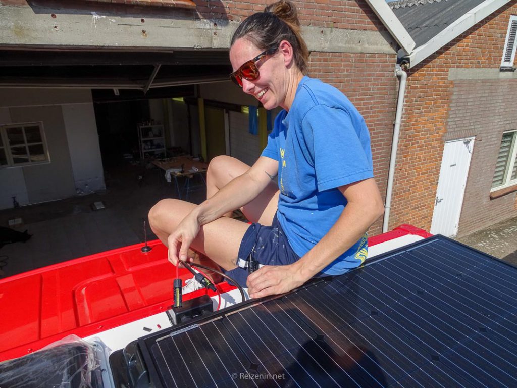 zelf zonnepaneel camper plaatsen