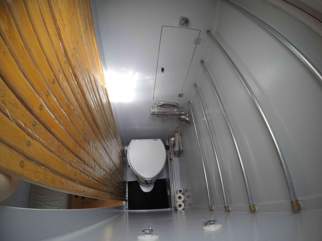camper badkamer