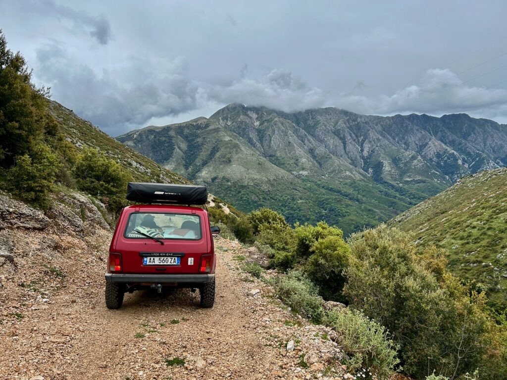 Offroad paden komen veel voor in Albanië