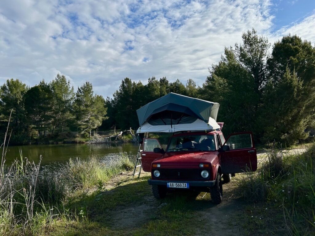 Wildkamperen in Albanië