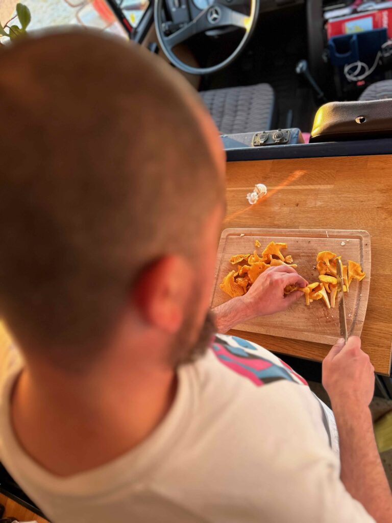camper koken zelf geplukte Cantharellen