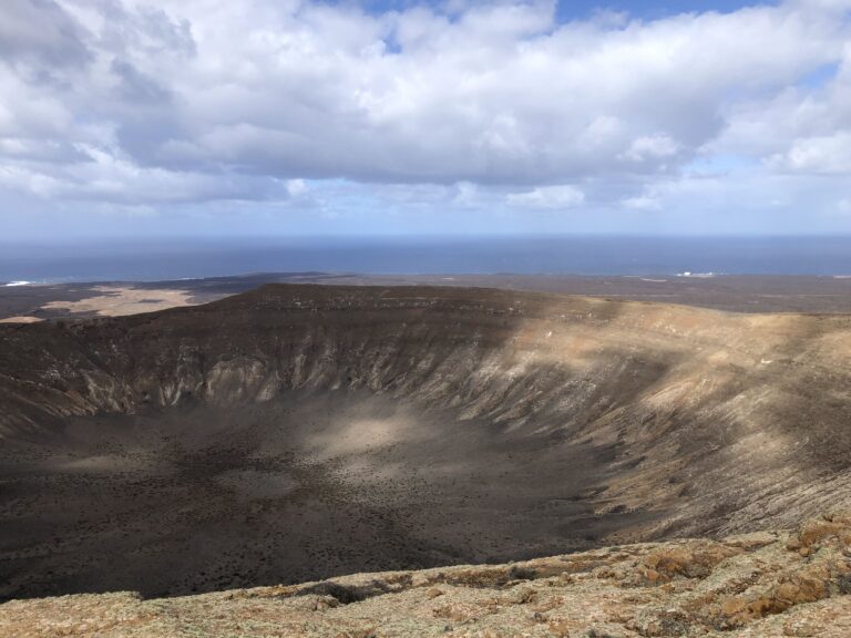 Lanzarote bezienswaardigheden Caldera Blanca